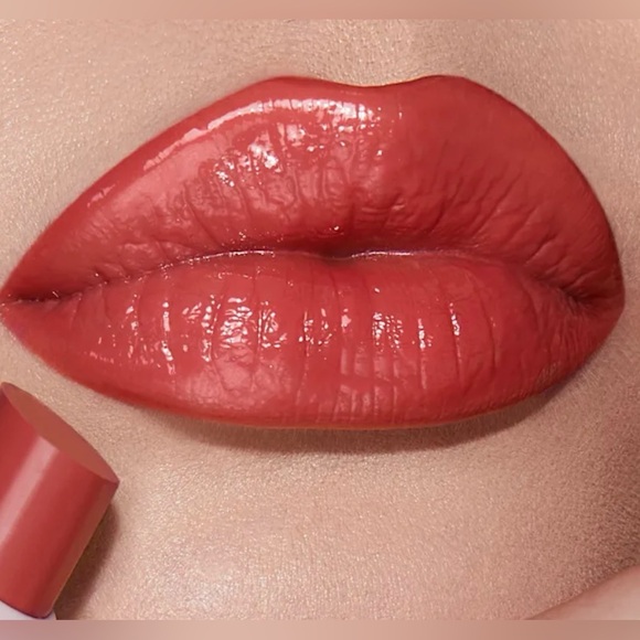 CHARLOTTE TILBURY Romance Kiss Hyaluronic + Happikiss Balm - Picture 2 of 5